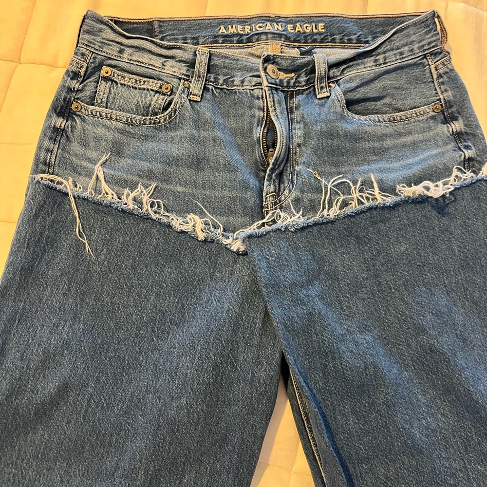American Eagle Outfitters Women's Distressed Blue Jeans